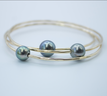 Load image into Gallery viewer, Ocean Goddess Bangle