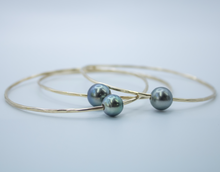 Load image into Gallery viewer, Ocean Goddess Bangle