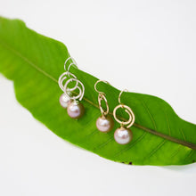 Load image into Gallery viewer, Positive Spiral dangle earrings with Edison pearls
